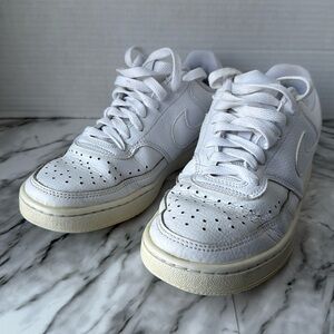 Nike court vision low sneaker shoes women 6.5 triple white